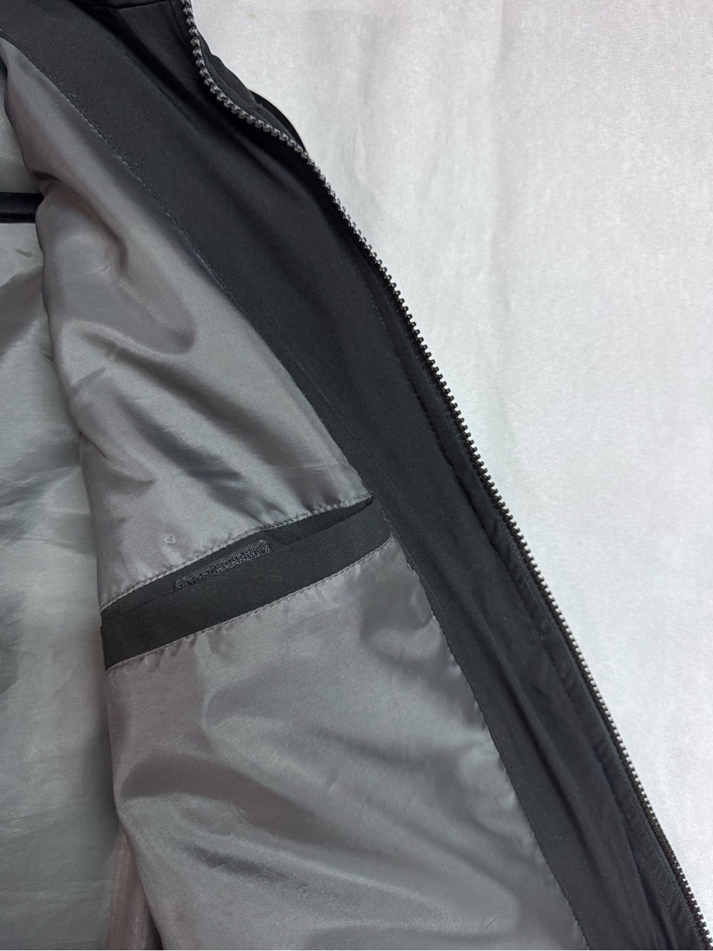 Nautica Men's Black Puffer Vest Jacket Size Small - Picture 4 of 5